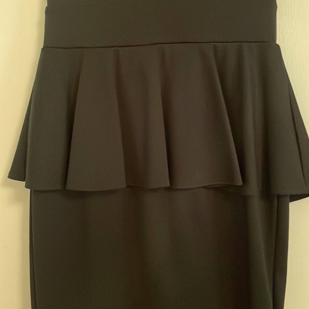 Beautiful LBD - Picture 3 of 8